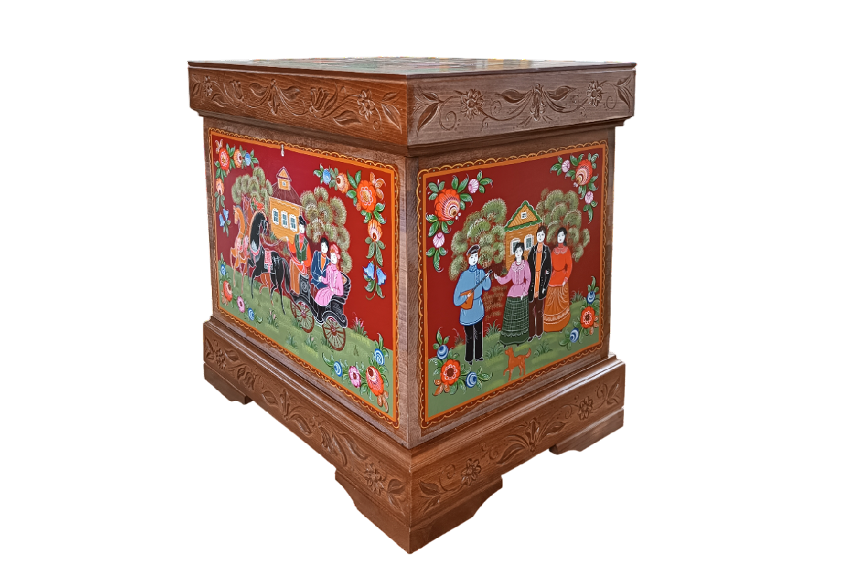 Сундук с контурной резьбой 2